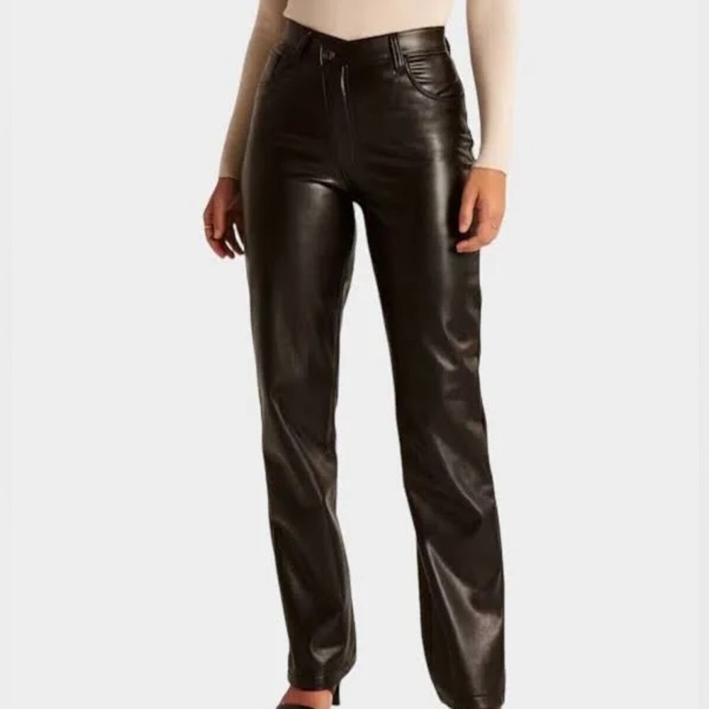 Abercrombie & Fitch - Criss-Cross Waistband Vegan Leather 90s Straight Pant - Picture 9 of 13